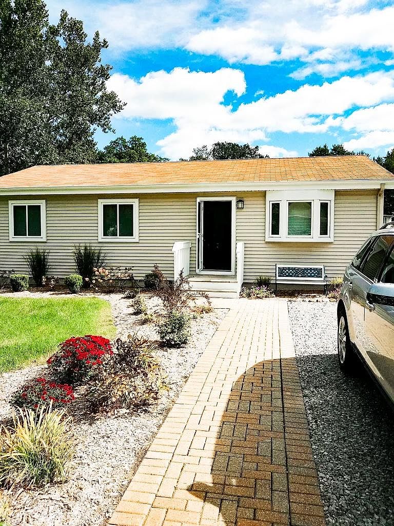 9547 Kress Rd, Pinckney, MI 48169 Zillow