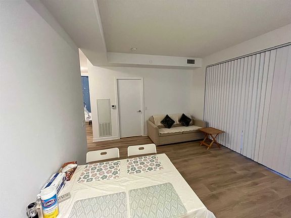 2nd image of 87 Peter St #3007