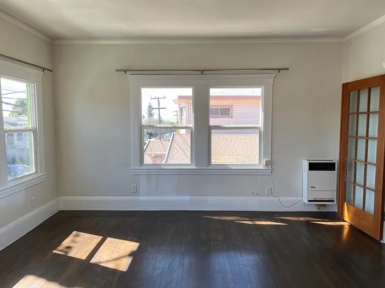 646 42nd St #4 — Photo 3