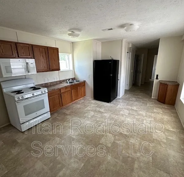 1835 S Lake Arthur Ave #3 — Photo 3