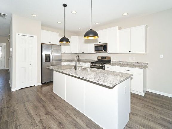 5th image of 12163 Meyers Pl