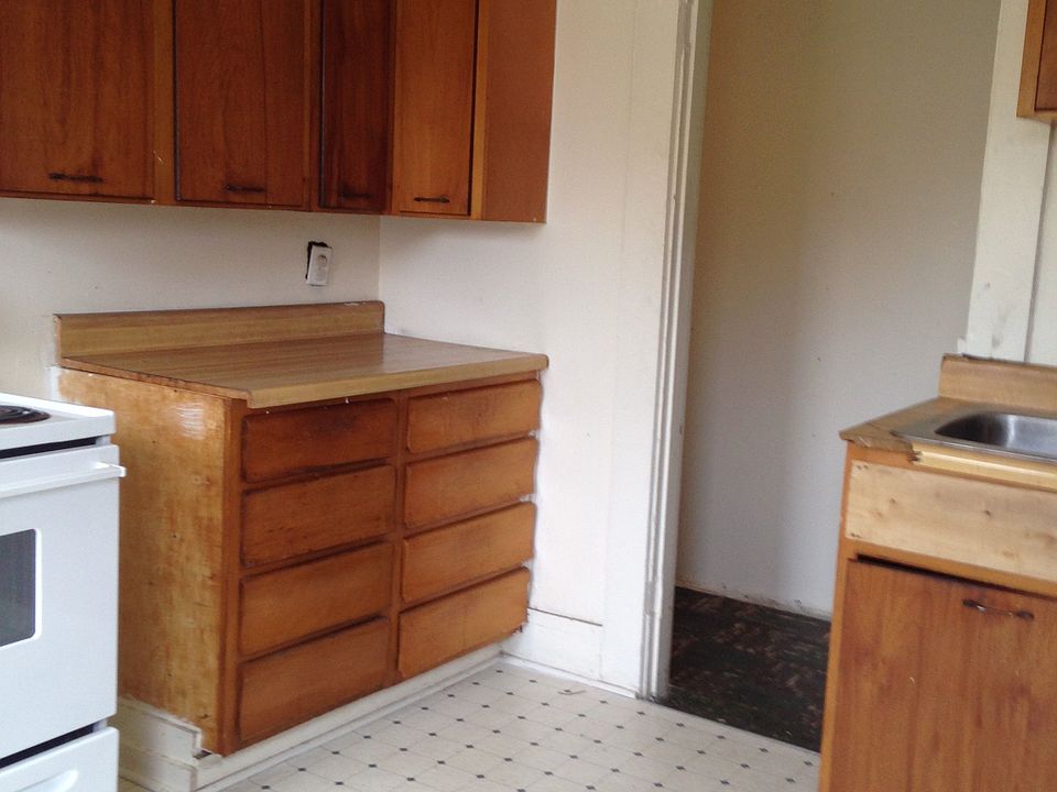 1st image of 119 Neal Ave APT 2