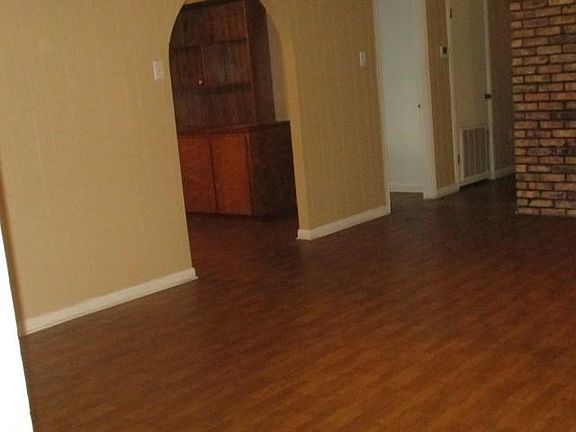 3rd image of 13437 Margaret St