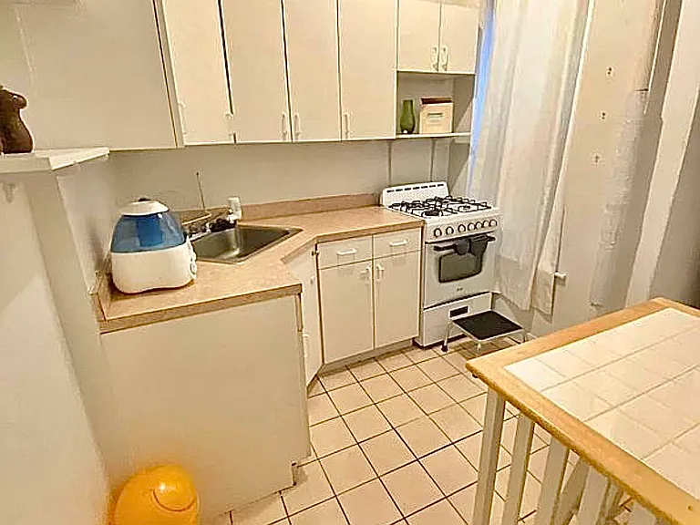 41 W 64th St #5C — Photo 2
