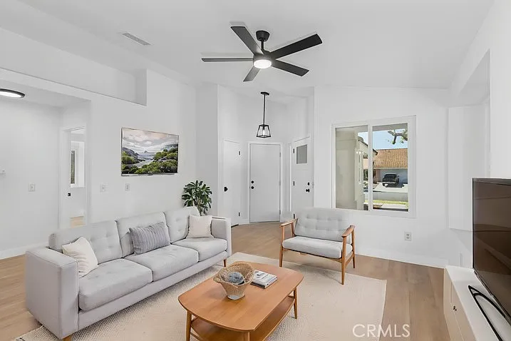 39585 Oak Cliff Dr — Photo 5