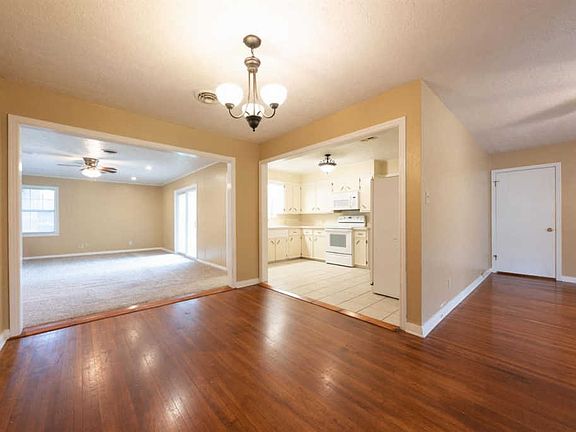 5th image of 2327 Helena Ave
