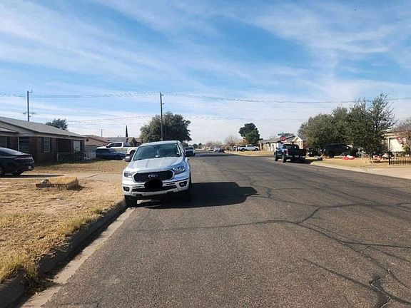 Exterior Neighborhood (street photo)