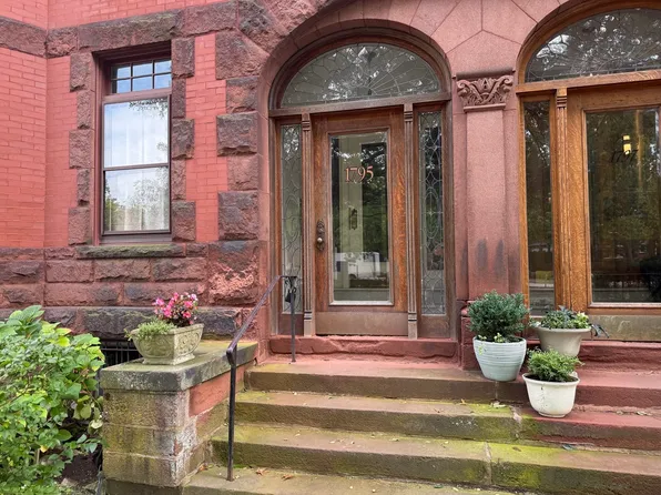 1795 Beacon St #1A, Brookline, MA 02445