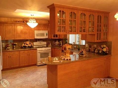 Kitchen.JPG