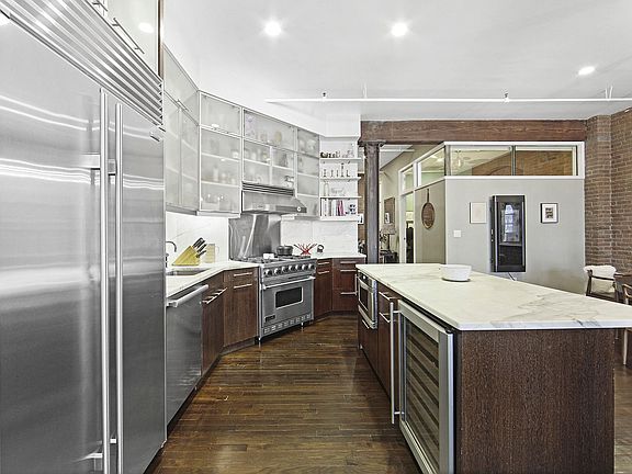 4th image of 165 Duane St APT 7B