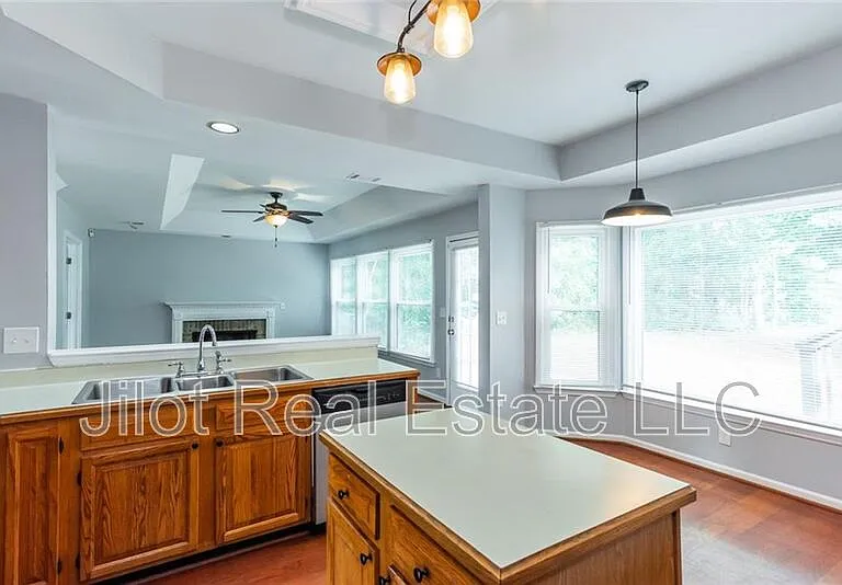 483 Mountain Oaks Pkwy — Photo 9