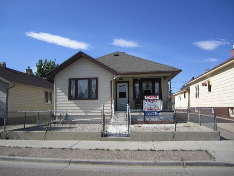 1st image of 421 Elias Ave