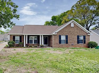 1106 Gretna Green Dr, Charlotte, NC 28217