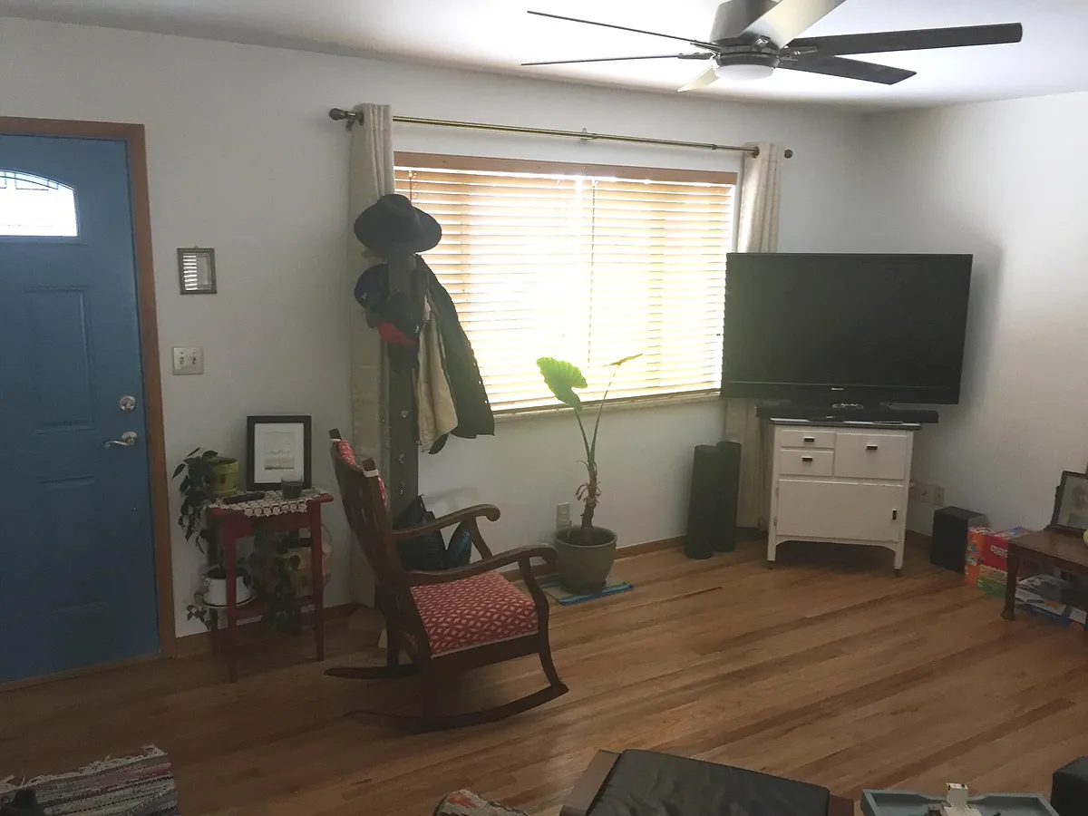 Living Room - 513 Columbia Rd