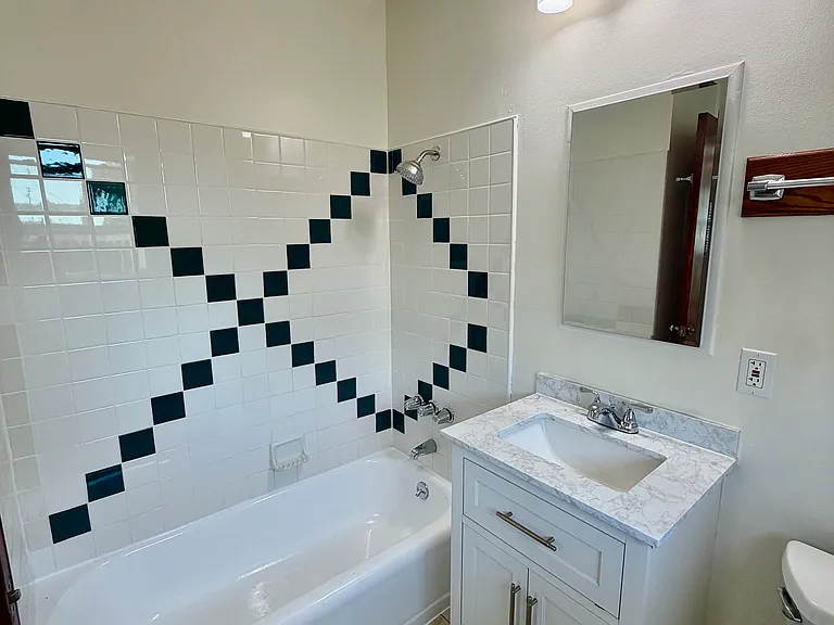 3321 E 17th St #3321 — Photo 10