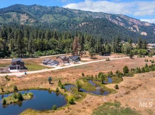 37 Wapiti Ct, Garden Valley, ID 83622