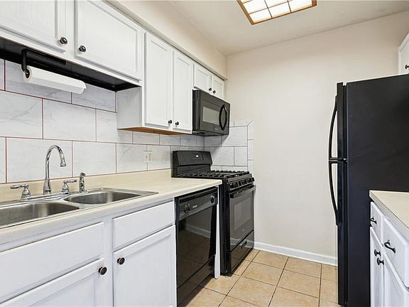 5th image of 1401 Lake Ave APT D3
