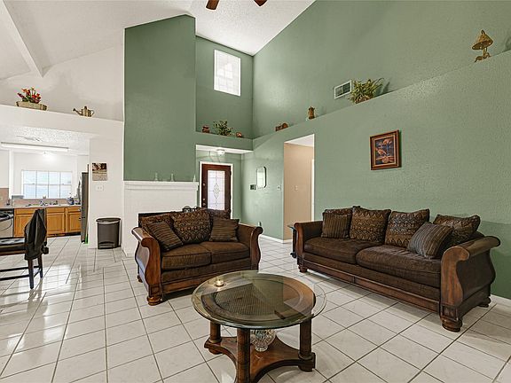 4th image of 1106 Saint John Dr