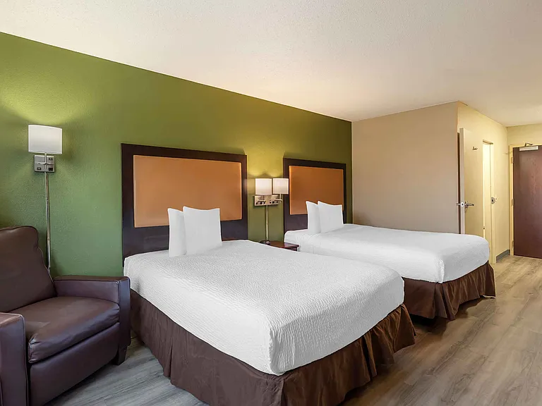 Studio Suite - 2 Full Beds