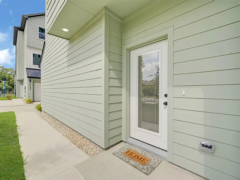 6530 Goldspier St — Photo 3
