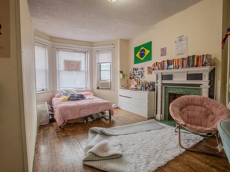 22 Glenville Ave #3 — Photo 6