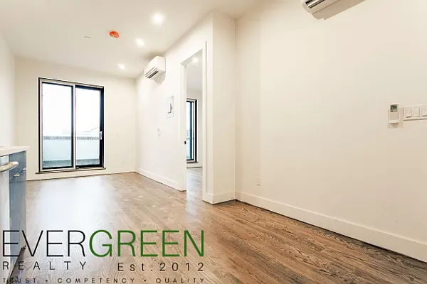 Rented by Greenrock Management | media 21