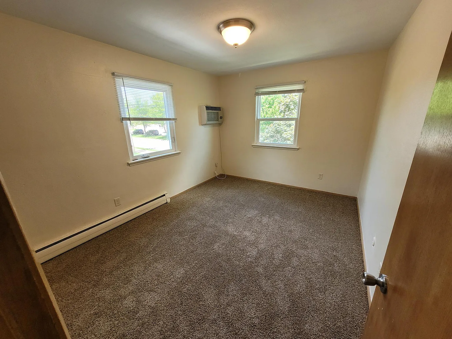 2 bed, 800 sqft, $1,150 — Photo 3