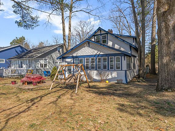 5th image of 562 Cherry Grove Dr