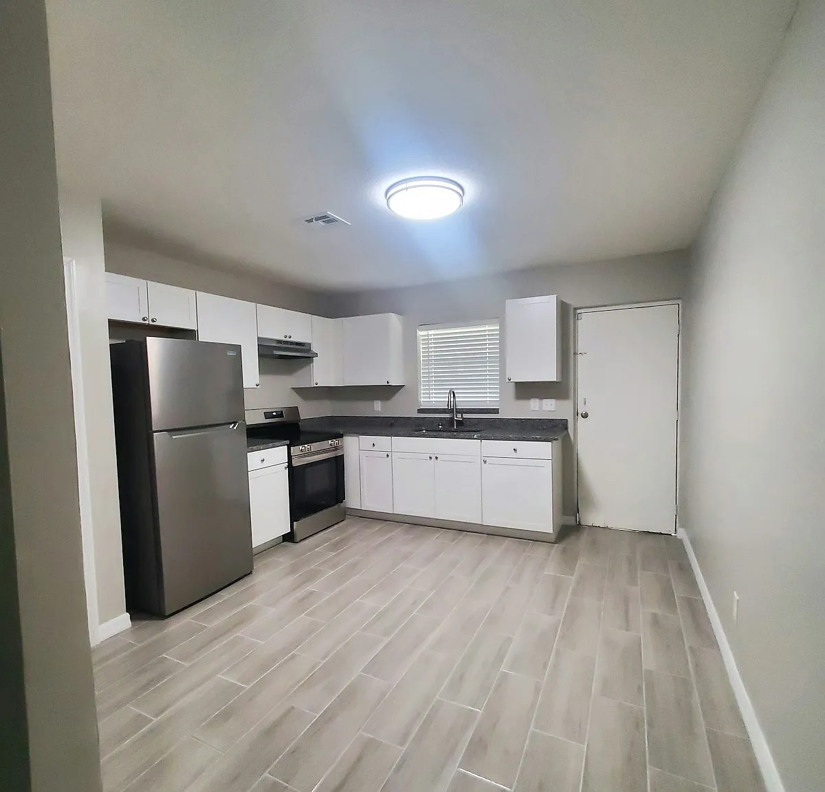 3302 South 7th Street, Unit B — Photo 4