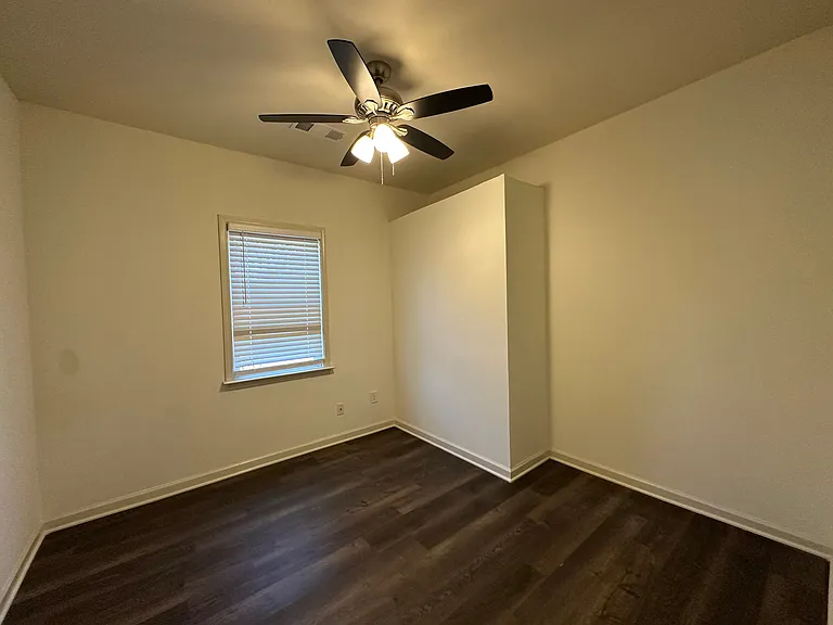 417 Burson Ave #A — Photo 8