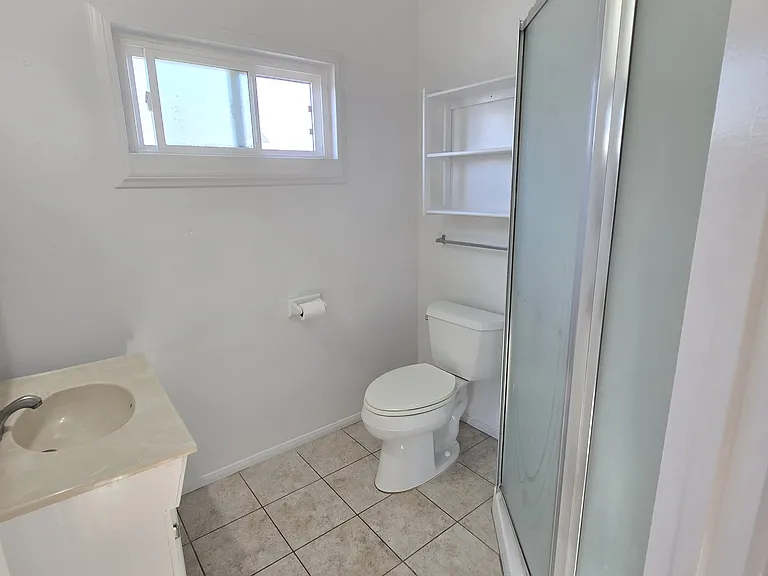 203 E Elm St — Photo 9