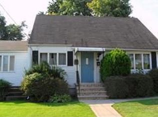 254 S Lanza Ct, Saddle Brook, NJ 07663