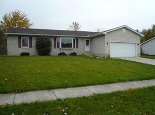 1437 Flowerhill Dr, Lowell, IN 46356