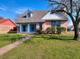 425 S Cannady Dr, Cedar Hill, TX 75104