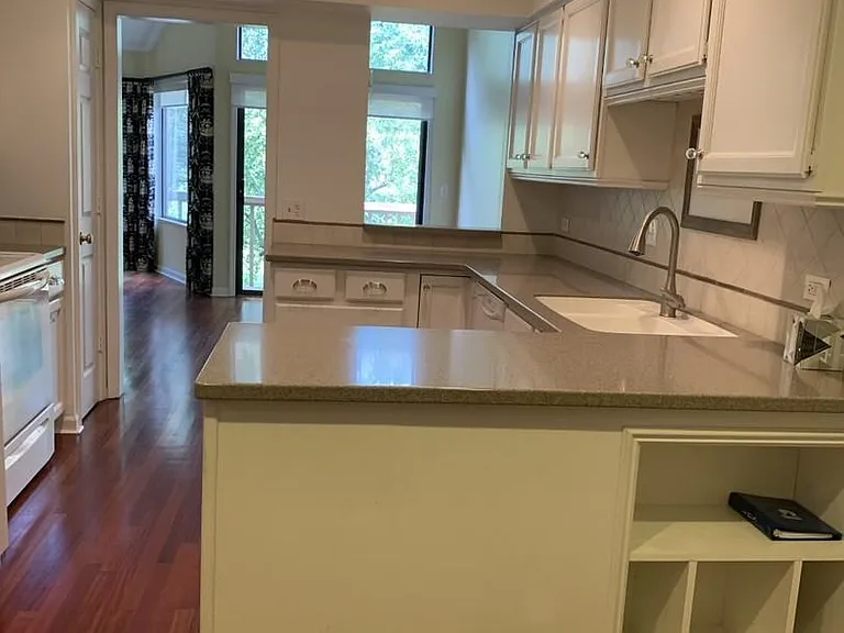 946 Shoreline Rd #905 — Photo 6