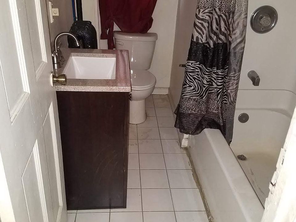 2nd image of 163 W Lincoln Hwy APT 2