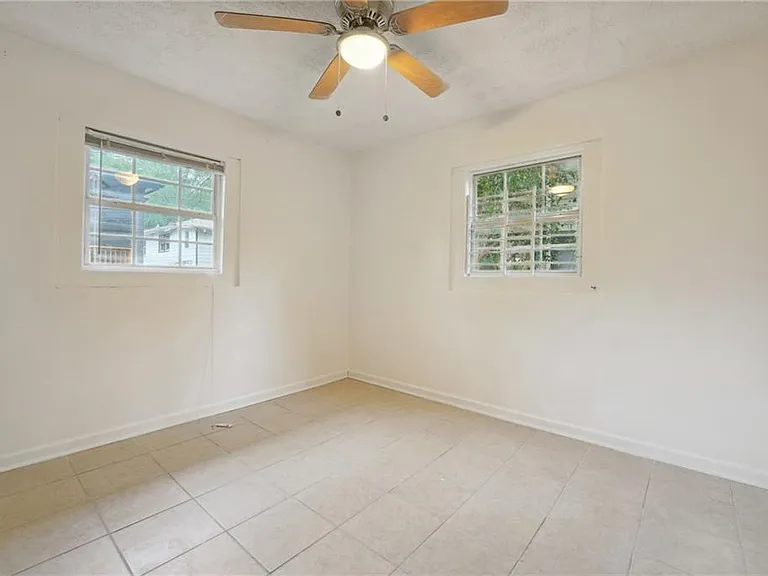 324 Brooks Ave #A — Photo 16