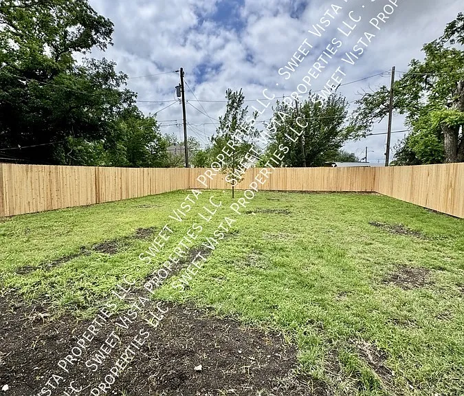 806 S 23rd St — Photo 15
