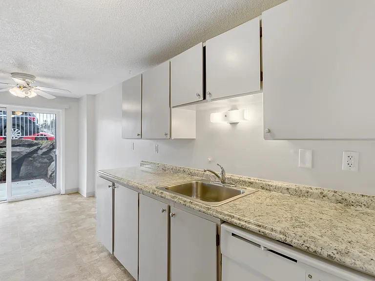 Riviera Apartments Northgate — Photo 24
