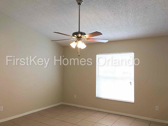 3rd image of 7427 Groveoak Dr