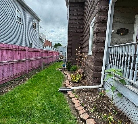 5th image of 1025 Virginia Ave