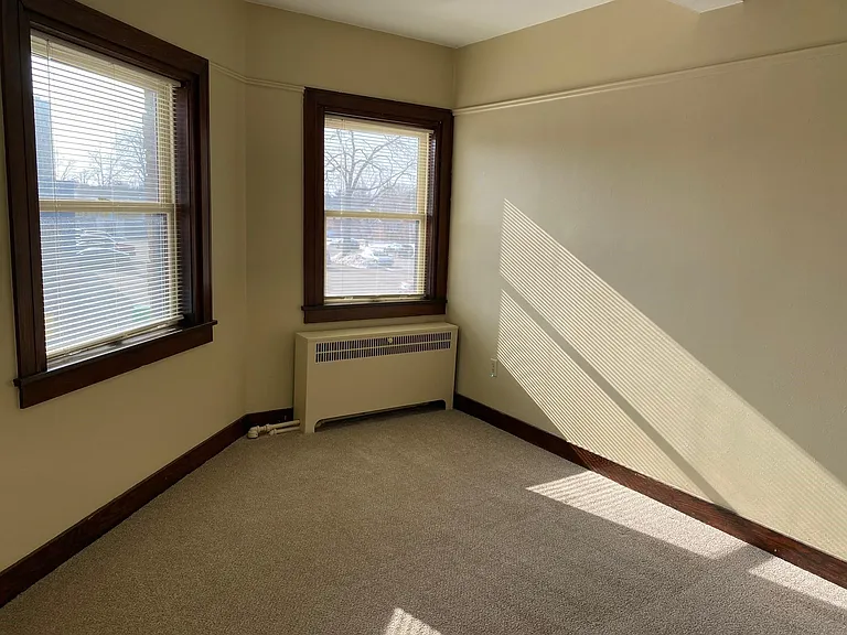 541 Cass St — Photo 8