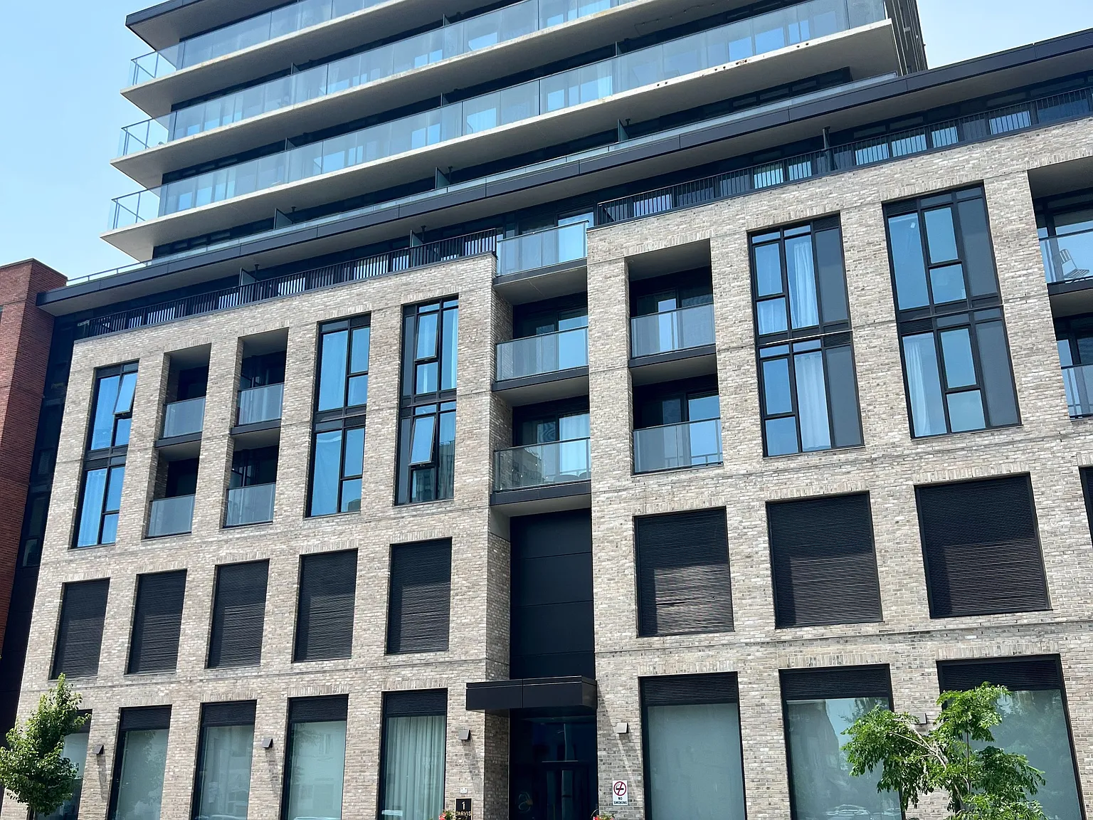 2 bed, $2,290 — Photo 1
