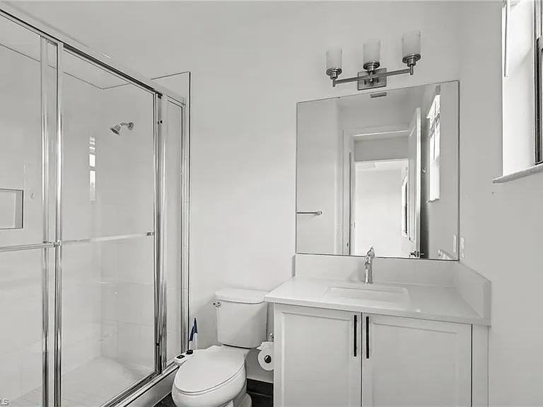 12762 Woodbury Dr — Photo 20