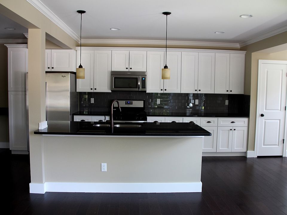 1st image of 3689 Oakshire Ave