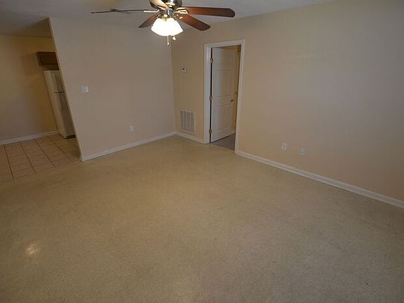 4th image of 2150 N Sherwood Forest Dr #10-1C