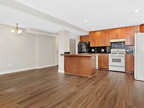 2nd image of 5244 S King Dr #Gn