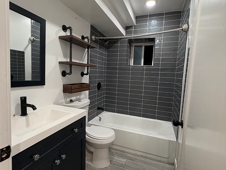 14243 Victory Blvd #5 — Photo 1