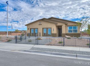 2 Calle Ocio Ct, Los Lunas, NM 87031