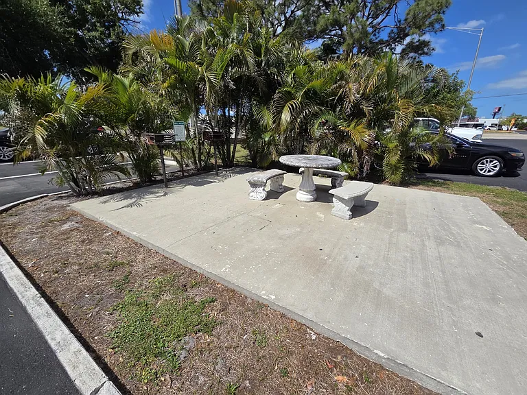 1009 63rd Ave W #5 — Photo 3